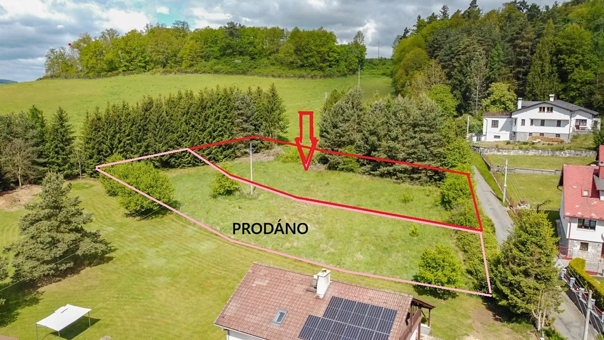 Prodej stavebního pozemku 1678 m²